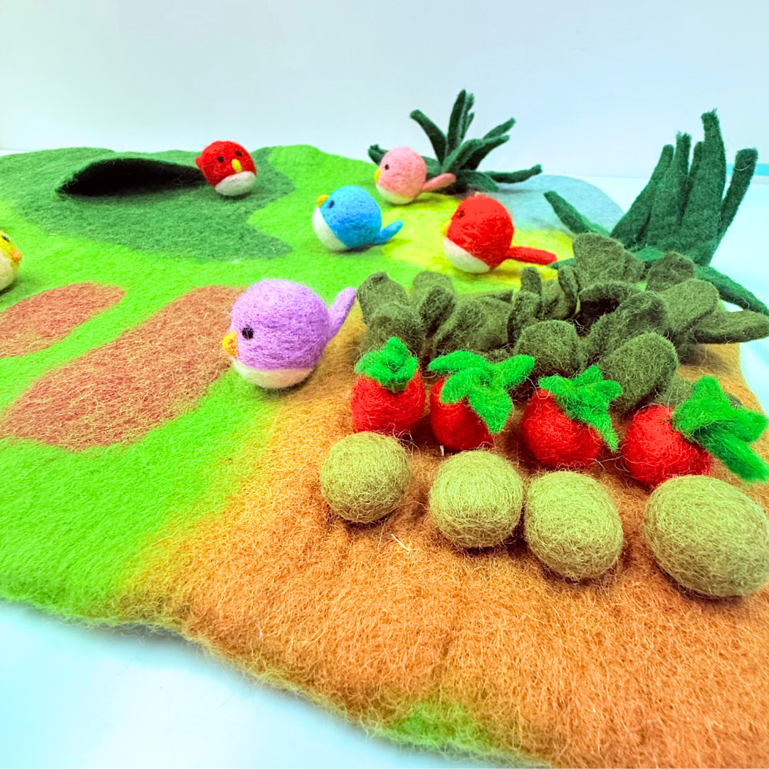 Felt farm play mat