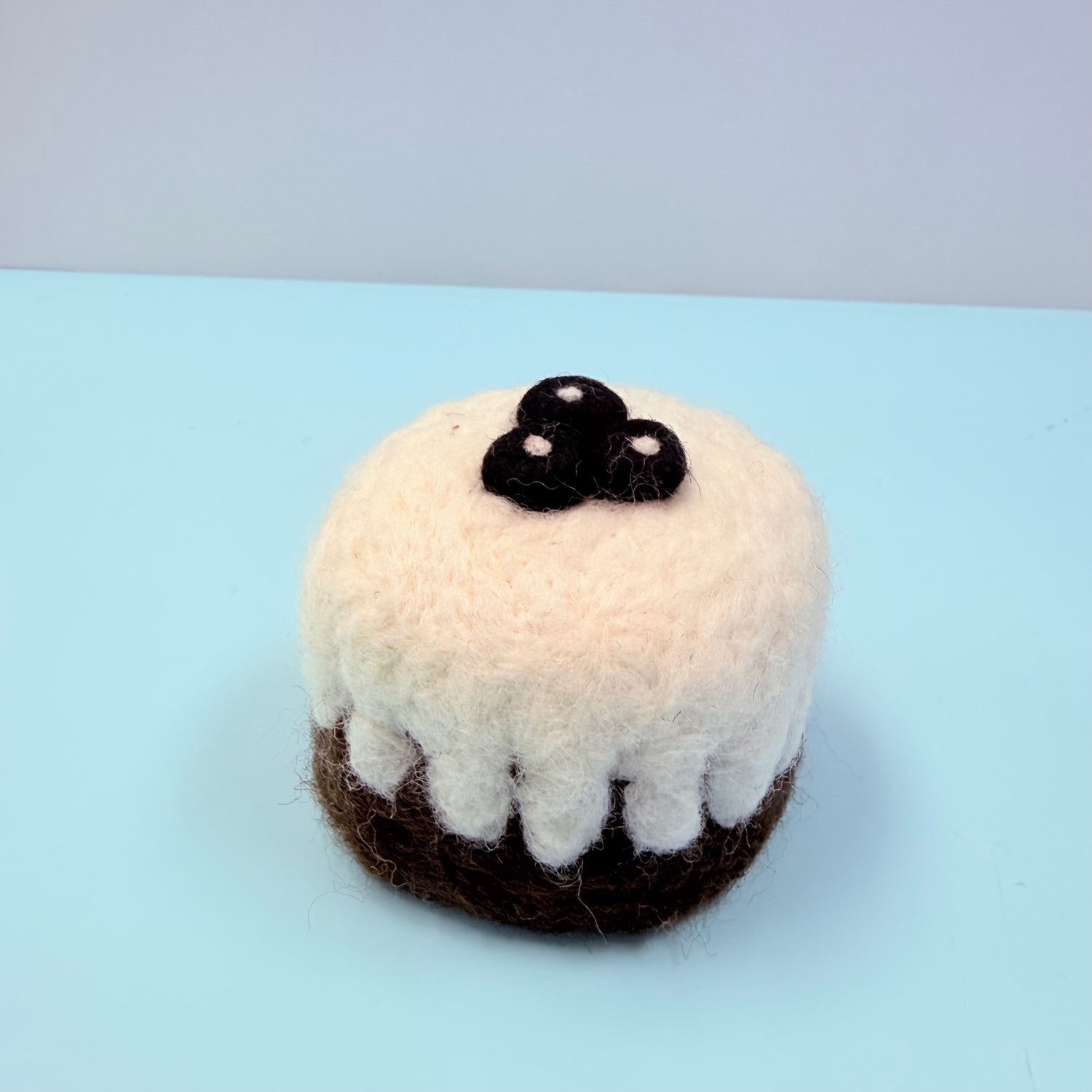 Toy cupcake